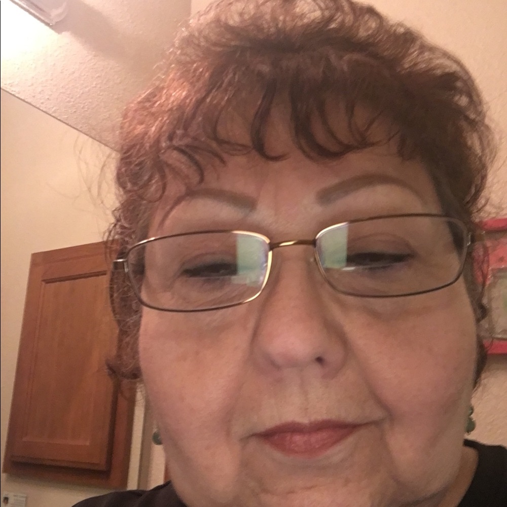 Meet your Posher, Maria  g.